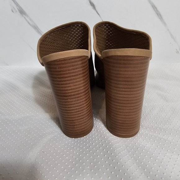 Aldo Beige Clog Mules - NWT - Picture 9 of 11